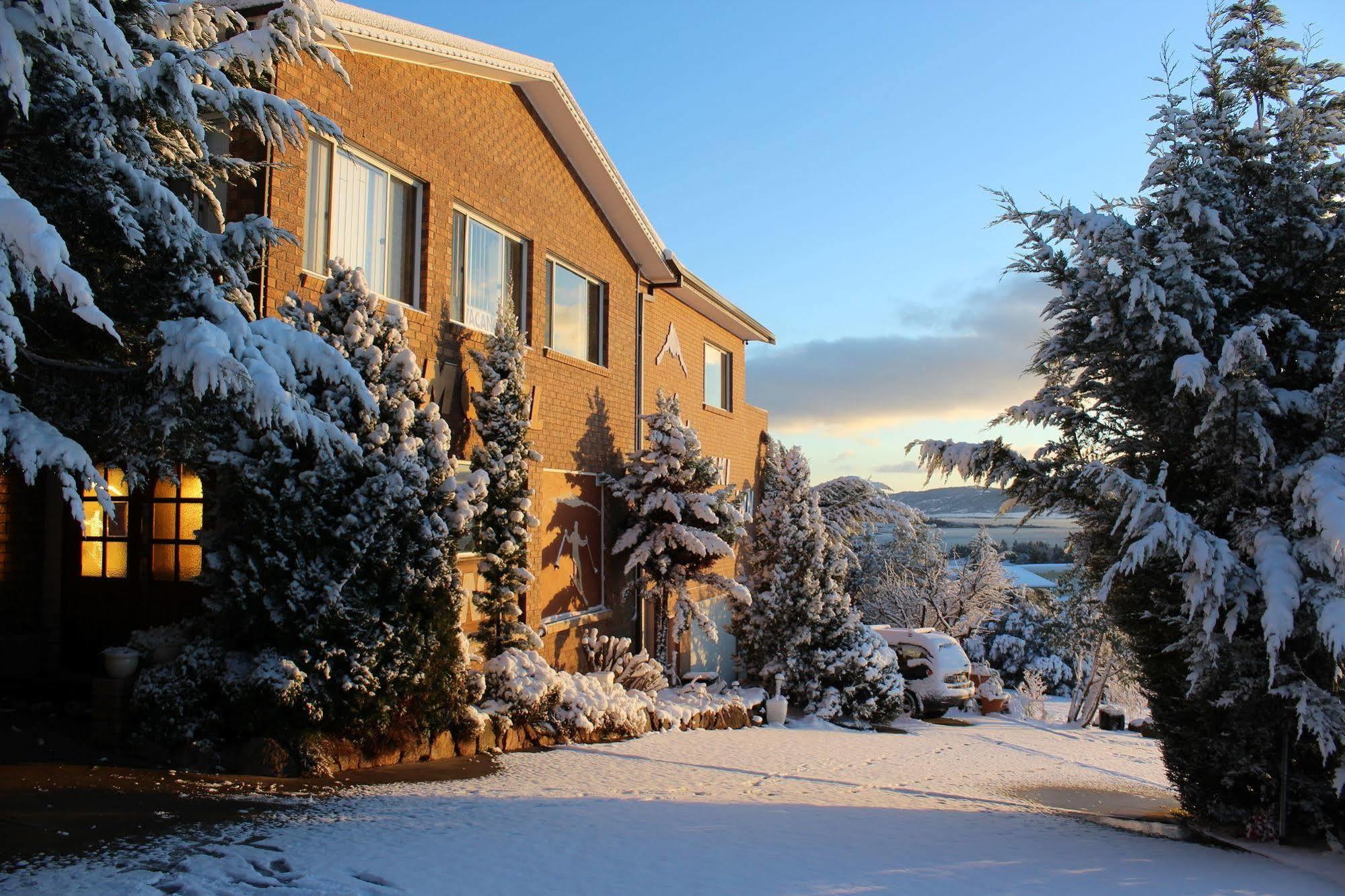 Panorama Jindabyne Motel Exterior photo